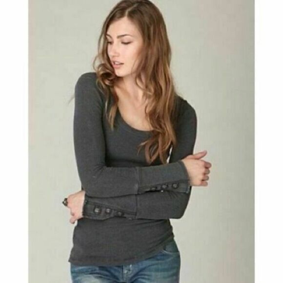 FREE PEOPLE MOTO CUFF THERMAL TOP DISTRESSED GRAY SMALL - Picture 1 of 6